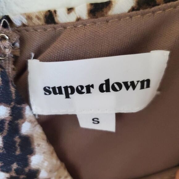 𝅺SUPERDOWN  Snake Print Wide Leg V Neck Jumpsuit Size Small - Picture 6 of 8